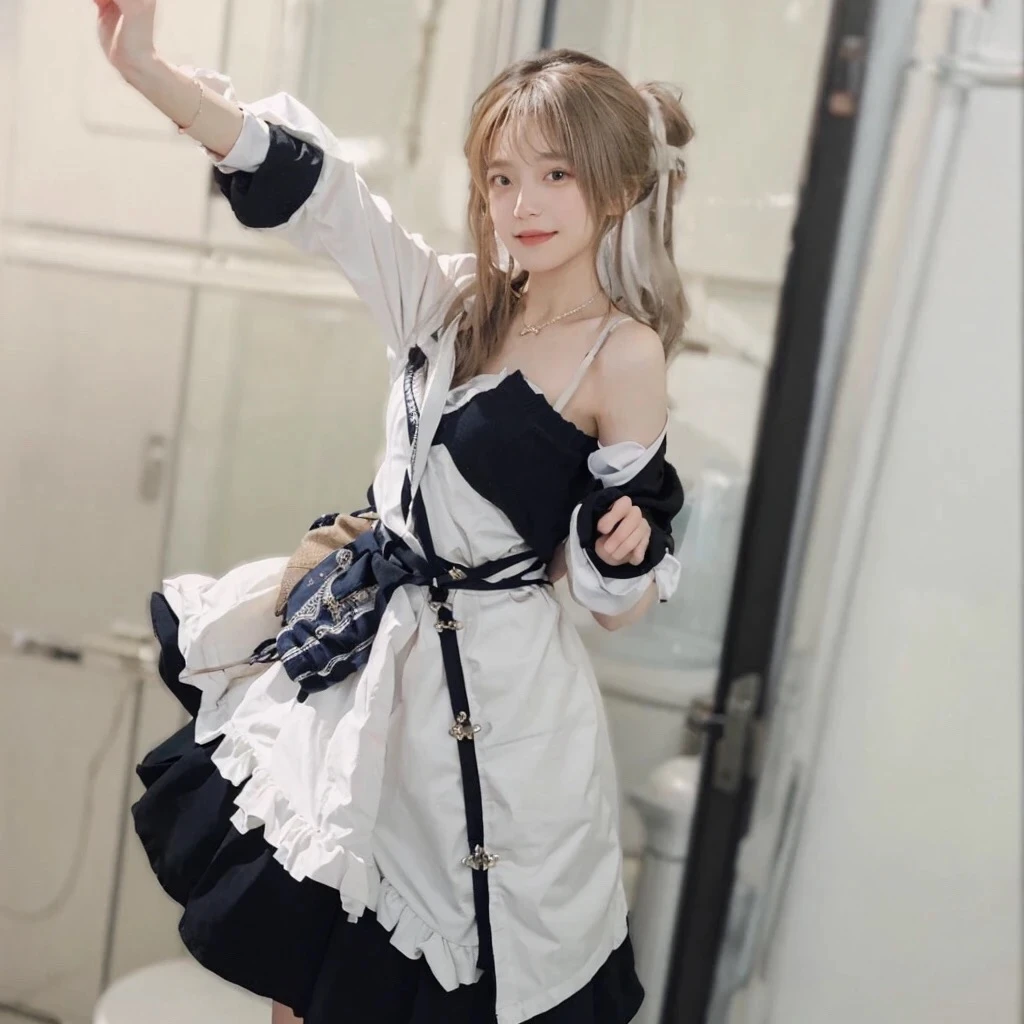 Best quality, masterpiece, ultra high res, (photorealistic:1.4), raw photo, 1girl, ((black lace nightgown)), ((small breast)), cold light