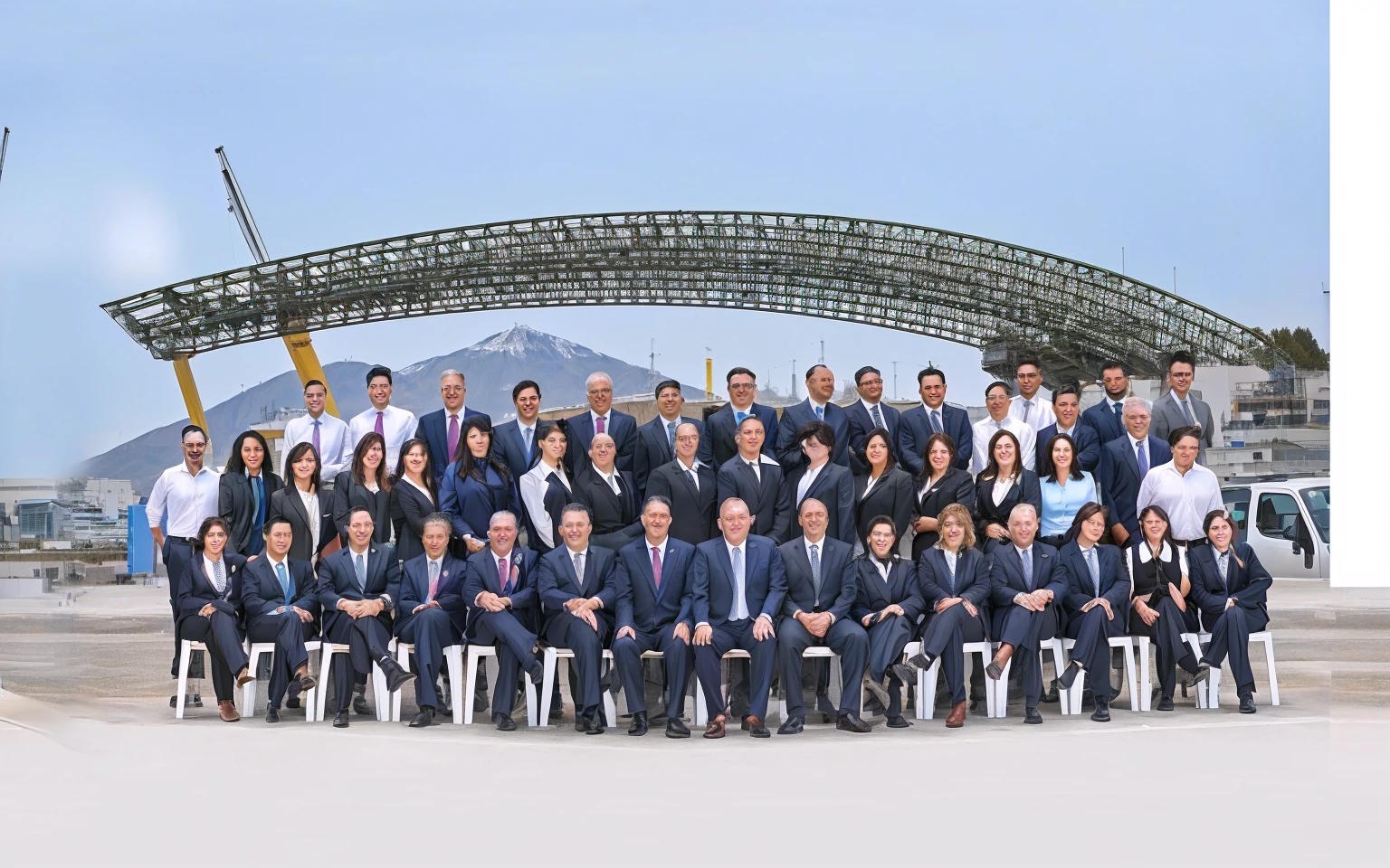 There are many people in suits and ties posing for a group photo, corporate photo, professional photo, group photo, professional photo, Official photos, Professional image, photo taken in 2 0 2 0, Full resolution, personal, full team, Official photo, professional photo, professional photograph, high resolution scan, high resolution scan, professional shooting, increíble professional photo