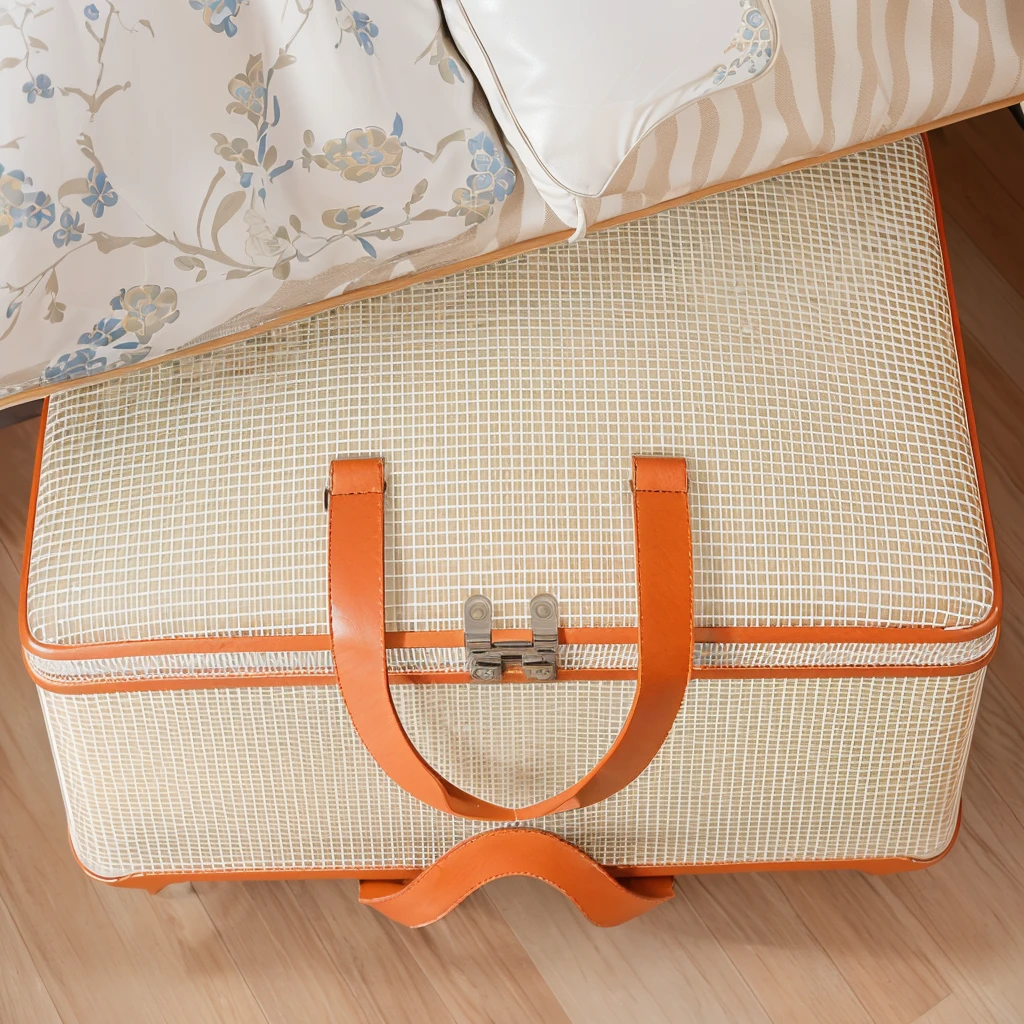 床边的地板上放着一个luggage箱, in suitcase, Bottom Angle, Alexandra Fomina, easy going, Designed for comfort and aesthetics!, Retro Style, luggage, High quality details, High quality detailss, Highly detailed composition, By Anita Malfatti, Very detailed product photos, the handbag is over a wood table, Near Angle, Perfect details