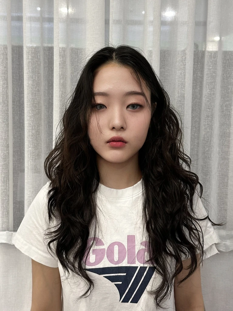 Best Quality, 8k, Masterpiece, (Portrait: 1.3), (photo realistic:1.4), (hyper realistic:1.4), Sharp Focus, looking at viewer, (smoother lighting:1.1), (increase cinematic lighting quality:0.9), realistic lighting, backlighting, light on face, ray trace, (brightening light:1.2), (Increase quality:1.4), sharp detail, (best quality real texture skin:1.4), finely detailed eyes, black_eyes, finely detailed face, 25 year old Korean woman, (white formal_shirt:1.4), (Create an image maintaining the original base model hairstyle:1.5)