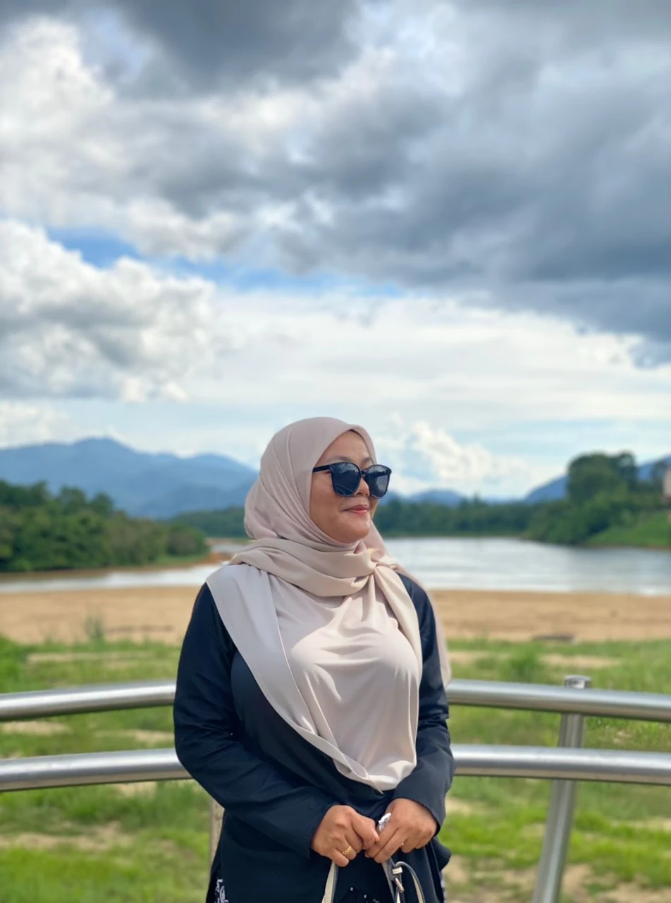 High resolution UHD, Improvement of quality, Soft lighting, Highly detailed, Very detailed on clothes, high quality clothes, Advanced Details, Sharp Focus, High resolution, Big Breasts, Breasts Covered With Hijab and Dress, Real clothes, Real Lighting, Same clothes, Same Clothes With Big Breasts, Big Boob Undershirt Covered