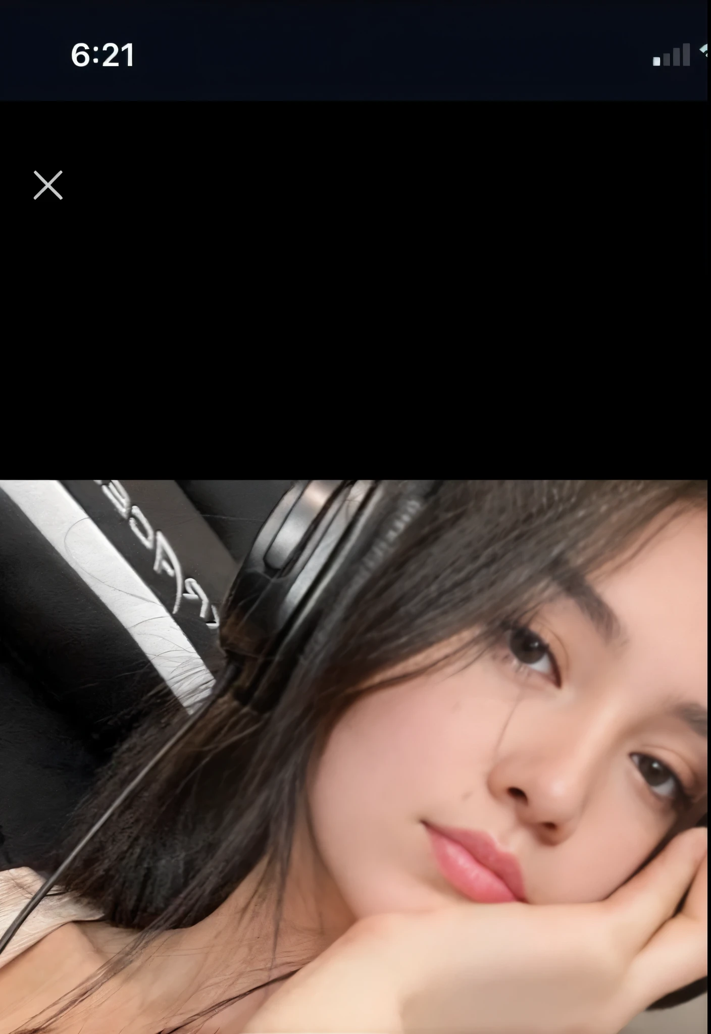 make her eyes brown
