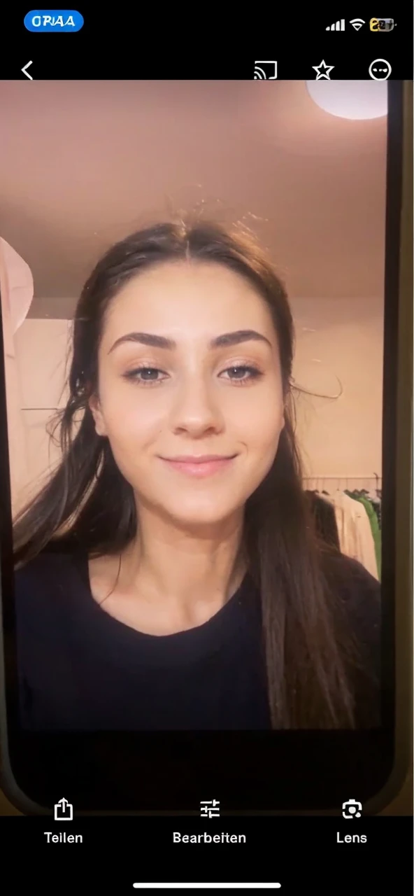 Show her with blonde highlights She is thin but has a nice figure with a tight butt and flat stomach Make her look a bit romantic, elegant and sexy at the same time