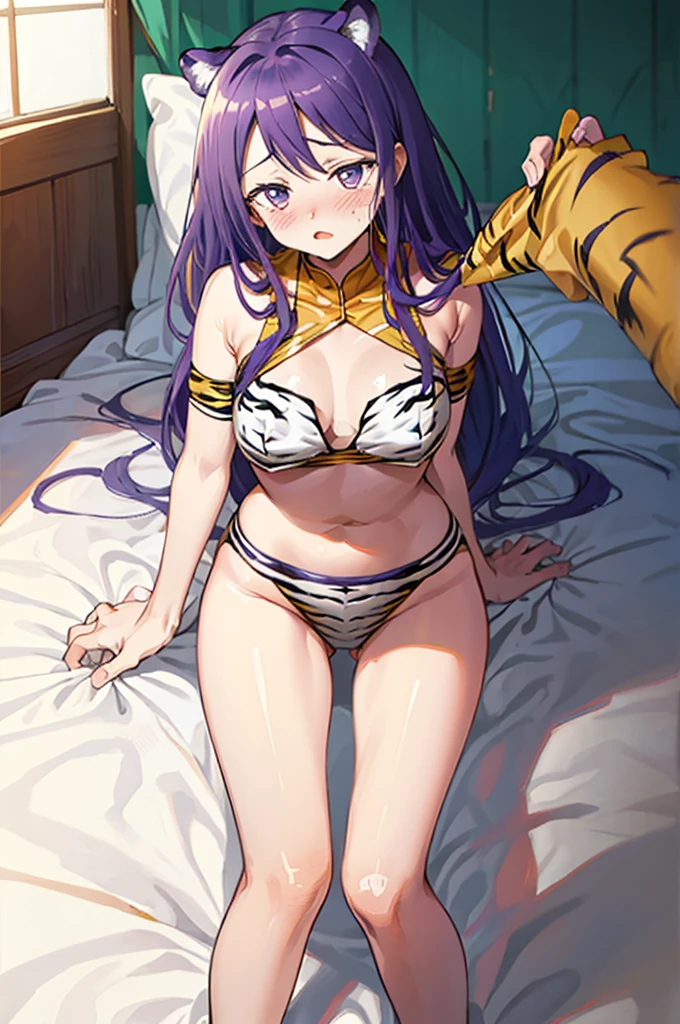 黄色いTiger print underwear、Sexy tiger cosplay、Backwards、Tiger print underwear、tiger cosplay、On all fours、Tiger Ears、Cute underwear、Embarrassed、Light purple hair、Semi-long hair、On the bed、Blushing、
