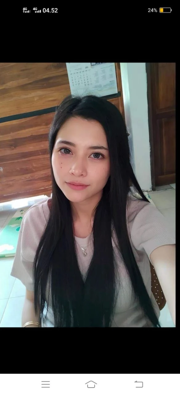 (realistic, photo-realistic:1.37),(8k, RAW photo, best quality, masterpiece:1.2), cute, ultra-detailed,heart-shaped pupils,physically-based rendering, ultra high res, kodakvision color, shot on Arricam LT Camera, bokeh, sharp focus,
looking at viewer,photorealistic,realistic, solo, photorealistic, best quality,extremely detailed face,extremely detailed eyes and face, beautiful detailed eyes,absurdres, incredibly absurdres,haunting smile,Messy hair, floating hair, ,