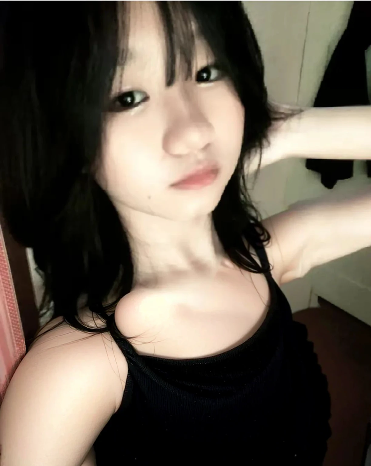 ((Highest quality)), ((masterpiece)), Realistic,girl,(nude) ,(naked),close up ,breast visible,visible breast