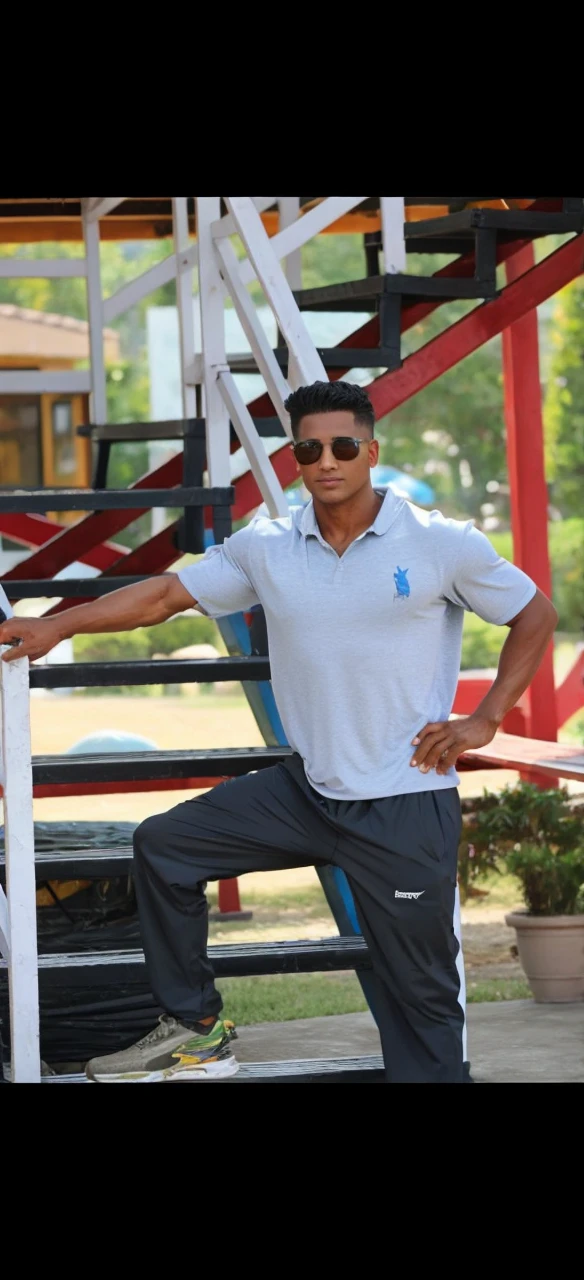 Body builder and rich man