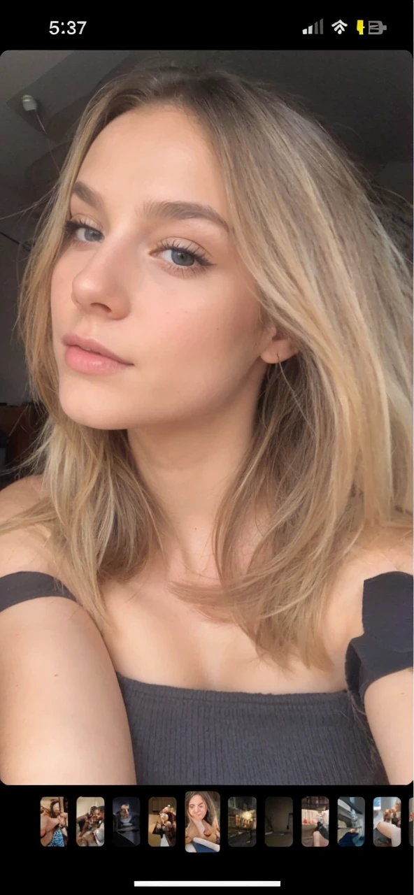 This naked girl