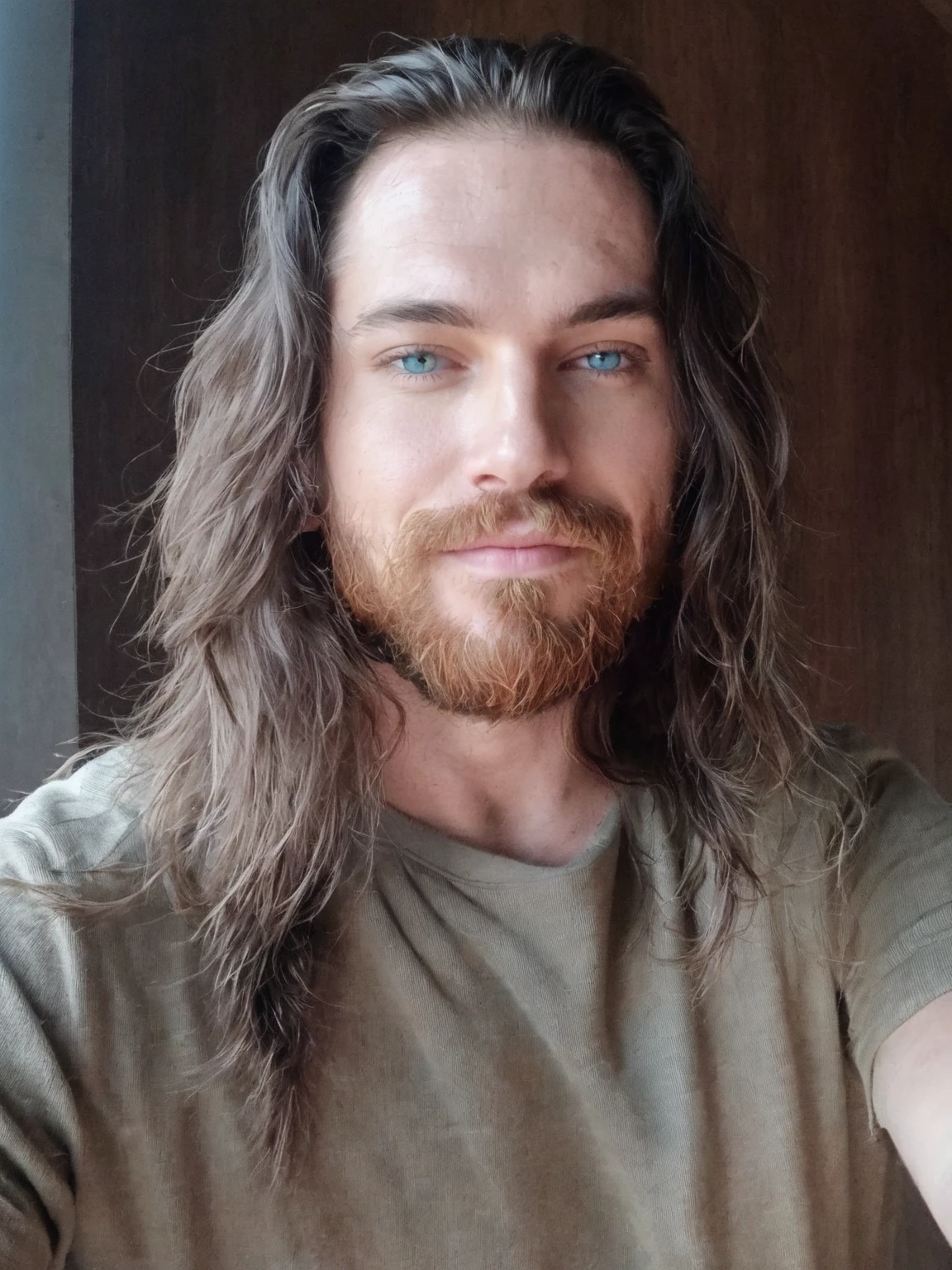 cheveux longs avec une barbe,  ses cheveux sont en désordre et négligés, 28 ans, 32 ans, une photo d'un homme échevelé, ambiance fallout, avec des yeux bleu lumineux