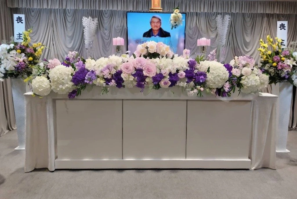 Sleek design、flower arrangement、Art Deco、white、purple、pink、purple陽花、Flower altar、