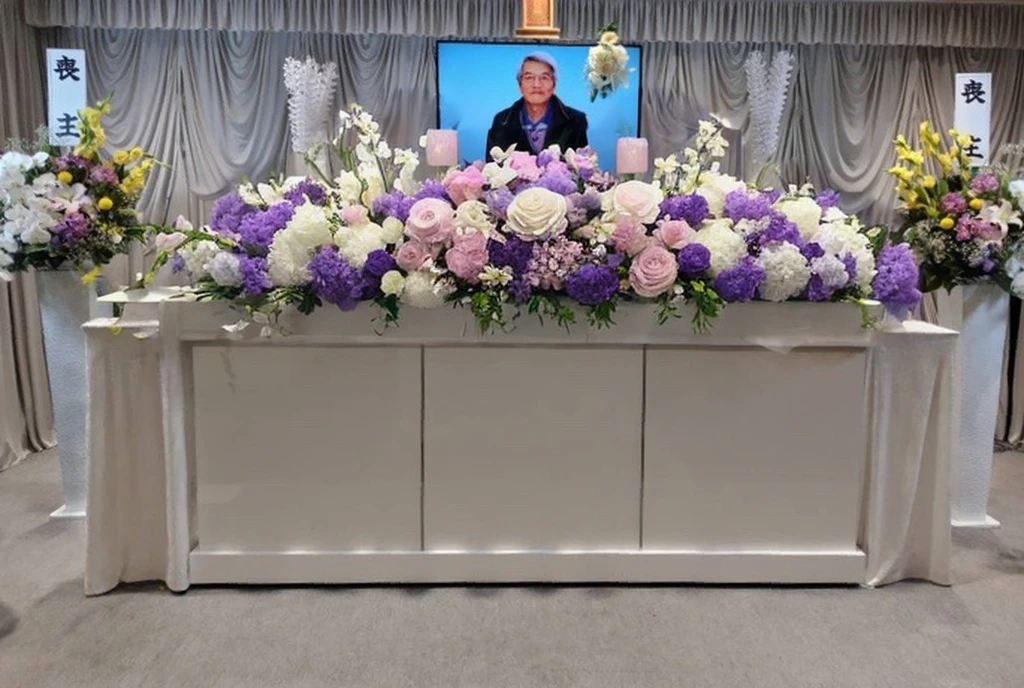 Sleek design、flower arrangement、Art Deco、white、purple、pink、purple陽花、Flower altar、