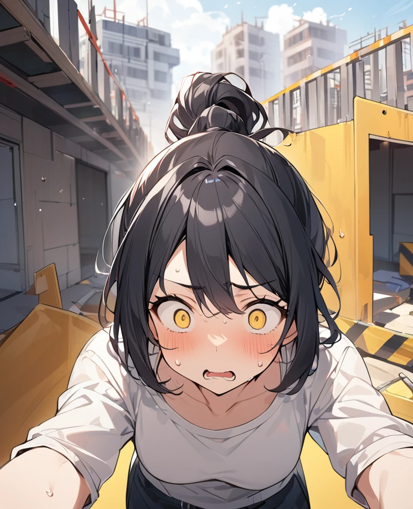 One Woman、Black Hair、Hairstyle、ponytail、Yellow Eyes、Slanted Eyes、whole body、Tsundere、Casual clothing、panic、Sweat、construction area、Ultra-precise and accurate、First Person View