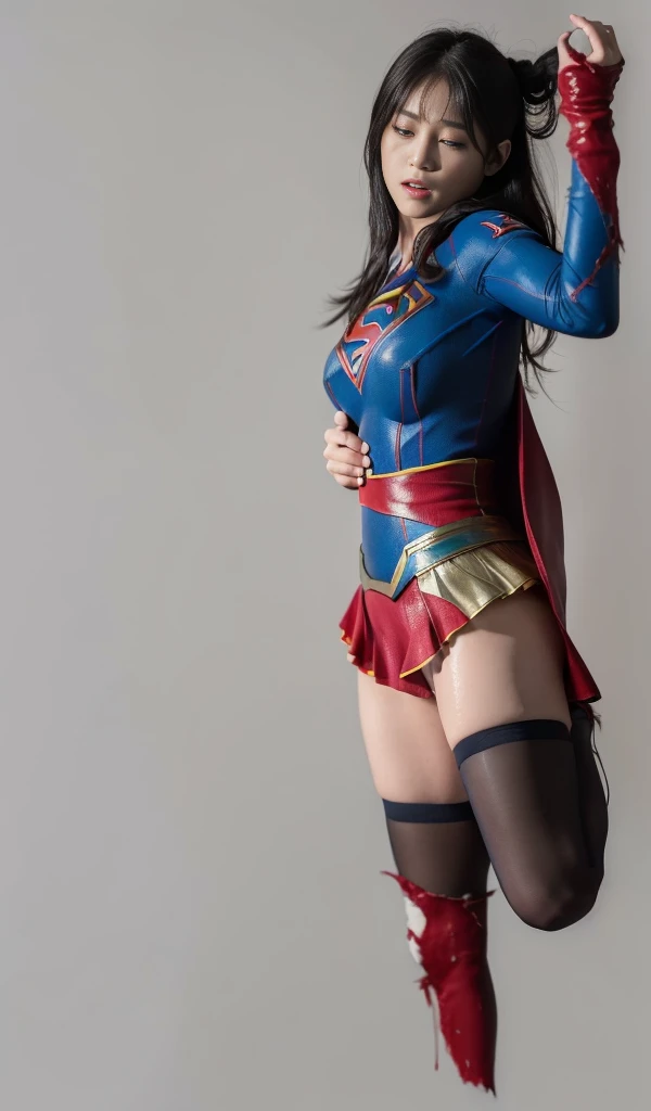(((Highest quality、8K、masterpiece:1.3))、Supergirl、胸にSupergirlのロゴ、Eyes closed、Sharp focus:1.2、Beautiful woman with perfect figure:1.4、Thin abdominal muscles:1.2、((Layered Cut、Huge boobs:1.2))、Wet body:1.5、非常に詳細な顔と肌の質感Supergirl、Bloodstained、Clothes are shredded、Torn、Highest quality, Familiar, High resolution), 1 Girl, Supergirl、Super Heroine、Bishoujo Warrior、defeat、Lying down'return、falling、knock out、フィットしたSupergirlのコスチューム、Enlarge your breasts、Muscular、alone, From above,sleepy, Sleepワイン, Doll joints、Sleep、it hurts、it hurts look、syncope、cadaver、Beautiful crotch、High detail、8K