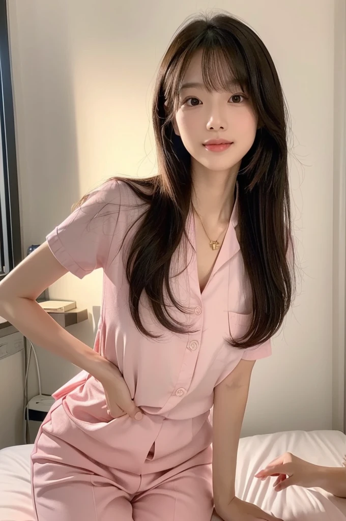 （（melhor qality，8k，obra-prima：1.3））， 1girle， sorrisos， corpo inteiro， rostos finos， bela uma mulher， cabelos encorpados，usando lingerie vermelha， rosto super detalhado， olhos detalhados， Double eyelidm， desfocar fundo， rostos finos，with pajamas and a sleepy face, deitada na cama