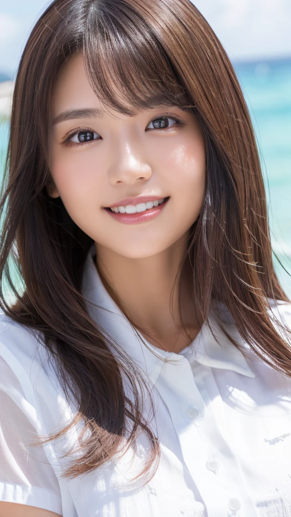 A woman looking at the camera with a natural smile。With a relaxed look、Long black hair。 Shooting at the beach with waves lapping in the background　Shot from a low angle、The beach is the background。Natural light。
