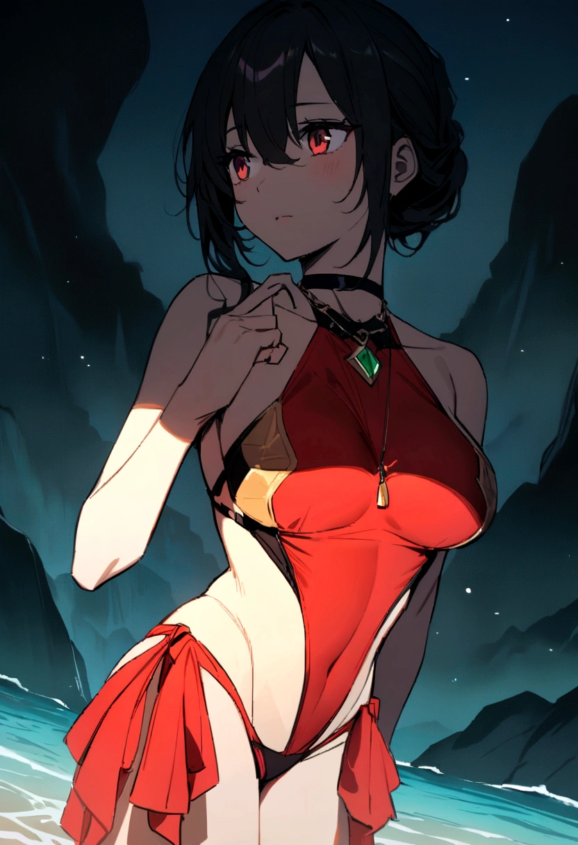 belle femme fine  aux yeux vert cheveux noir corps entier portant un maillot de bain rouge deux pièces .porte un collier en or avec un arrière plan d'une plage.