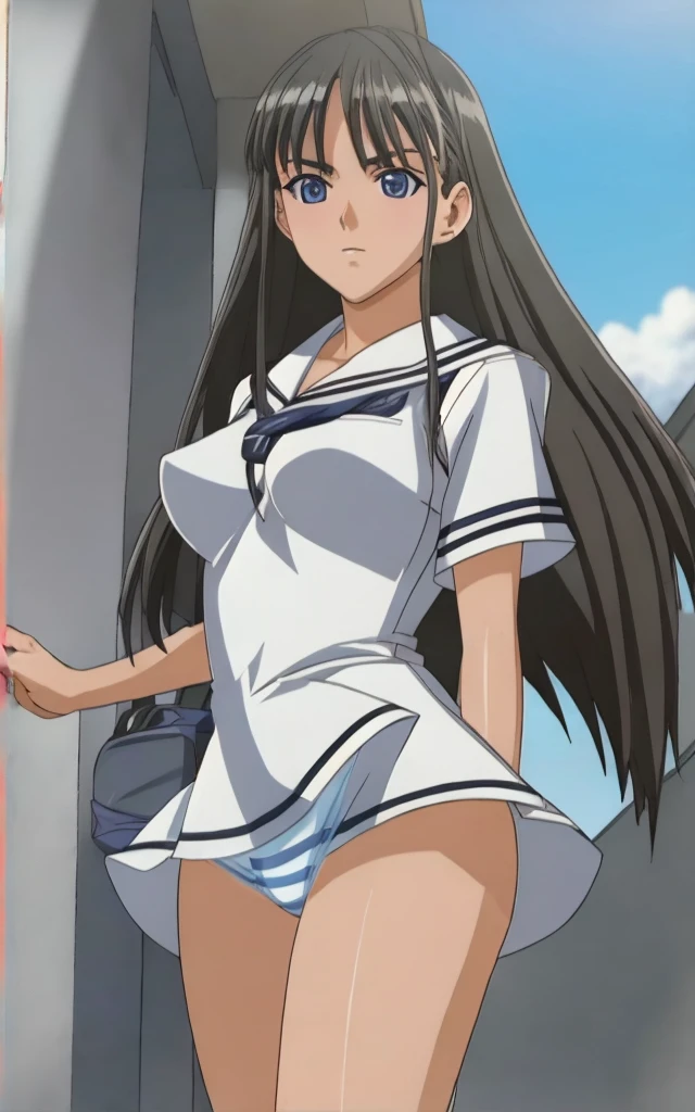 Mizushima Asa, who has big breasts and beautiful legs, is standing in a bus wearing a miniskirt uniform.。