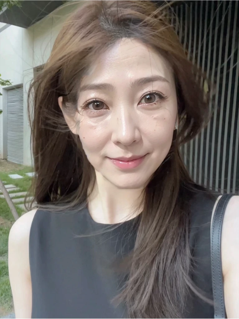 High resolution, High resolution, High detail, masterpiece, Rough skin, Anatomically correct, sharp,((Japanese Mature, 45 years old)), alone, ((Facial wrinkles)), (((Detailed face、Fair skin、The face is faithful to LoRA))), Smile and look forward