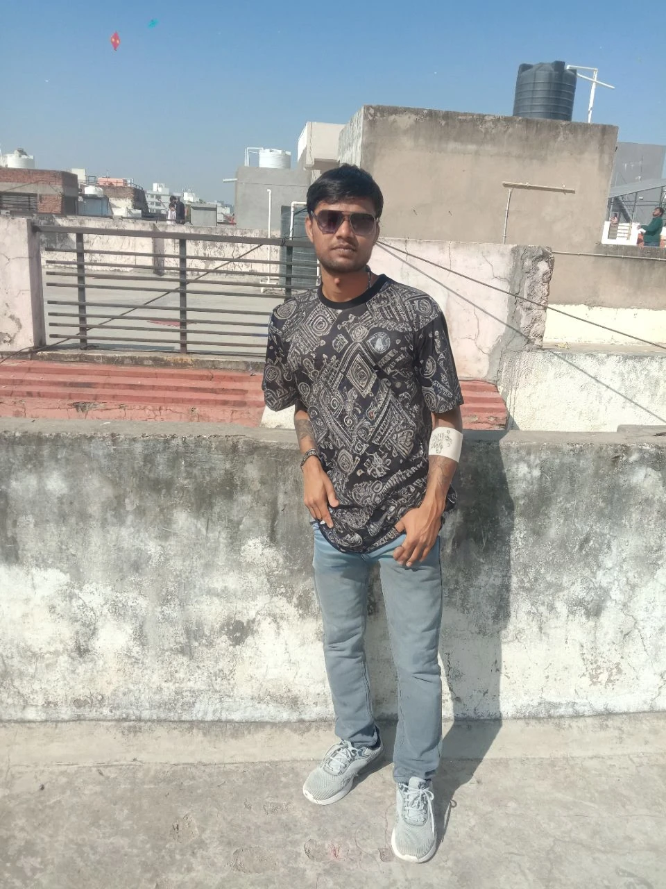 T shirt a Black