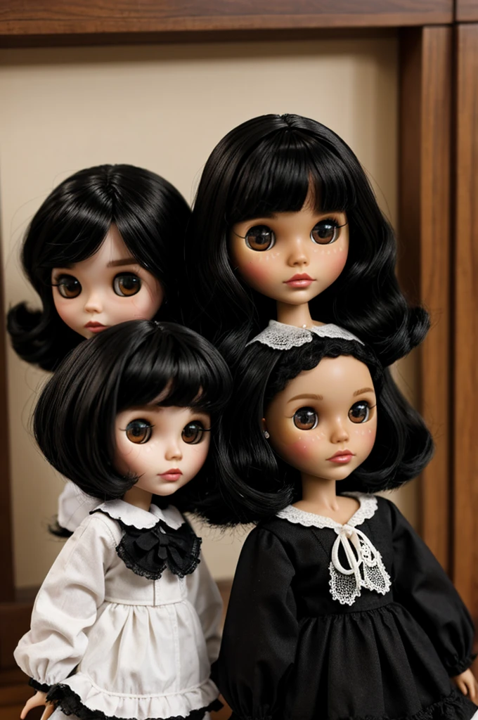 BLYTHE DOLLS con pelo negro y chasquilla