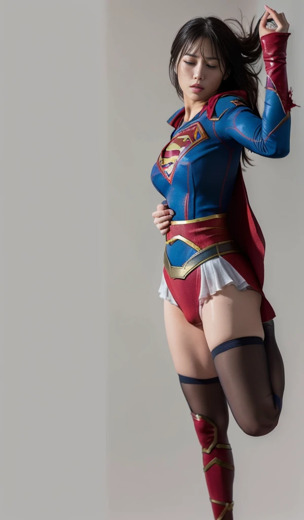 (((Highest quality、8K、masterpiece:1.3))、Supergirl、胸にSupergirlのロゴ、Eyes closed、Sharp focus:1.2、Beautiful woman with perfect figure:1.4、Thin abdominal muscles:1.2、((Layered Cut、Huge boobs:1.2))、Wet body:1.5、非常に詳細な顔と肌の質感Supergirl、Bloodstained、Clothes are shredded、Torn、Highest quality, Familiar, High resolution), 1 Girl, Supergirl、Super Heroine、Bishoujo Warrior、defeat、Lying down&#39;return、falling、knock out、フィットしたSupergirlのコスチューム、Enlarge your breasts、Muscular、alone, From above,sleepy, Sleepワイン, Doll joints、Sleep、it hurts、it hurts look、syncope、cadaver、Beautiful crotch、High detail、8K