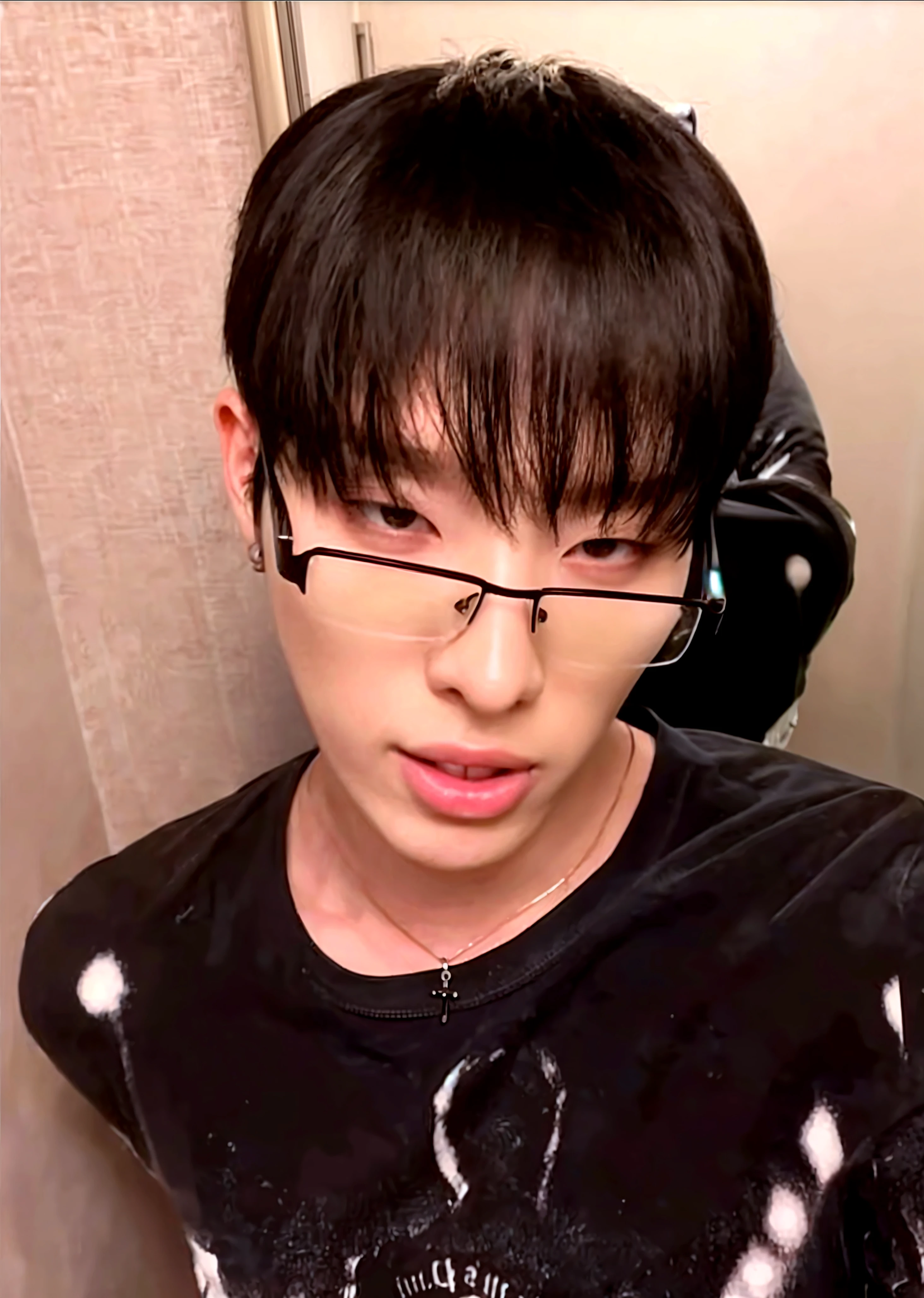 there is a man With glasses standing in a bathroom, jinyoung shin, south korean man, wicked ulzzang, With glasses, who is siwoo, hong june hyung, Jung Jaehyun, cai xukun, kim taejin, korean muscle boy 2 1 years, 22 years, kim doyoung, leaked image, youngster, hyung tae, Yeonjun, Yeonjun txt, Yeonjun, TOMORROW X TOGETHER, smiling 