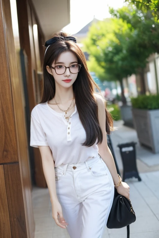 Highest quality、masterpiece、High sensitivity、High resolution、Detailed Description、Slender women、Slim Body、Glasses、Casual clothes、While walking happily、On a date、