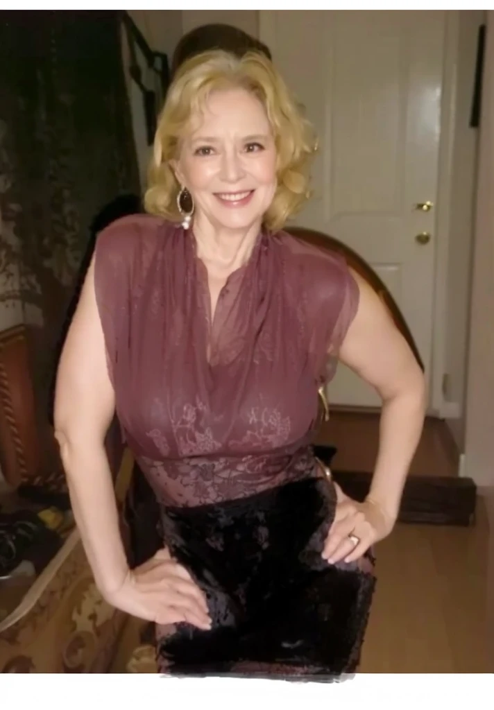 Beautiful old woman, smile,sexy,80 years old, curly hair,sexy,wearing a pearl necklace,Beautiful older woman, cute,smile,sexy,80 years old,,sexy,wearing a pearl necklaceold woman,busty,Curly hair