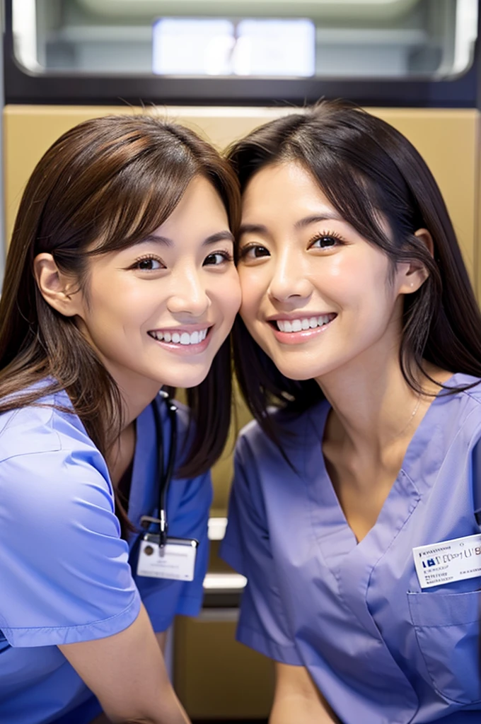 Dental hygienist, only two women　Side by side, smiling, wearing brown medical scrubs　Brown, short sleeves, cute, Japanese, black hair, female, early 20s　Upper body close-up　high resolution　Highest quality　　Don&#39;t press your face too much