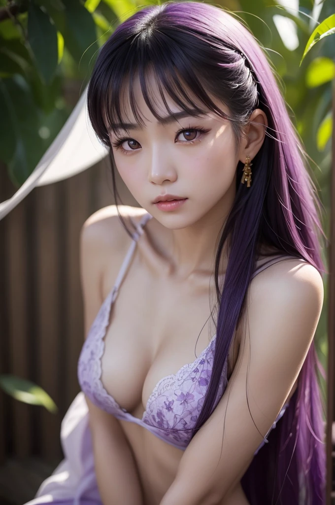 Woman of Asian descent, bee, with purple eyes, despite the beautiful skin, has scars, fruit of the experiments he underwent over the years, vengeful and beautiful