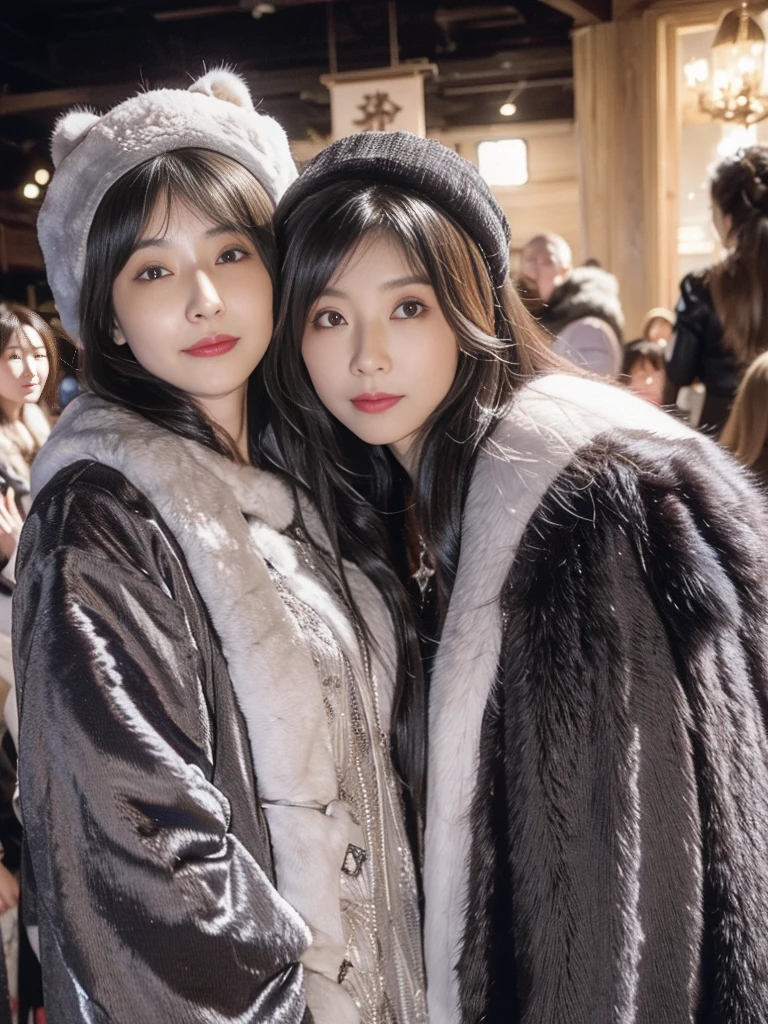 fluffyの毛皮。fluffy。Wedding dressを着た女性たちの写真。Wedding dress、Grey fur cape。Surrounded by fair-skinned adult women。Women wearing fur dresses and veils covering their faces are lined up。Beautiful women in luxurious furs。The dark dungeon of an old stone castle。Fisheye Lens、Fur coat。Multiple women。