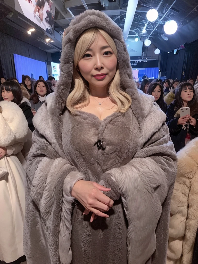 fluffyの毛皮。fluffy。Wedding dressを着た女性たちの写真。Wedding dress、Grey fur cape。Surrounded by fair-skinned adult women。Women wearing fur dresses and veils covering their faces are lined up。Beautiful women in luxurious furs。The dark dungeon of an old stone castle。Fisheye Lens、Fur coat。Multiple women。