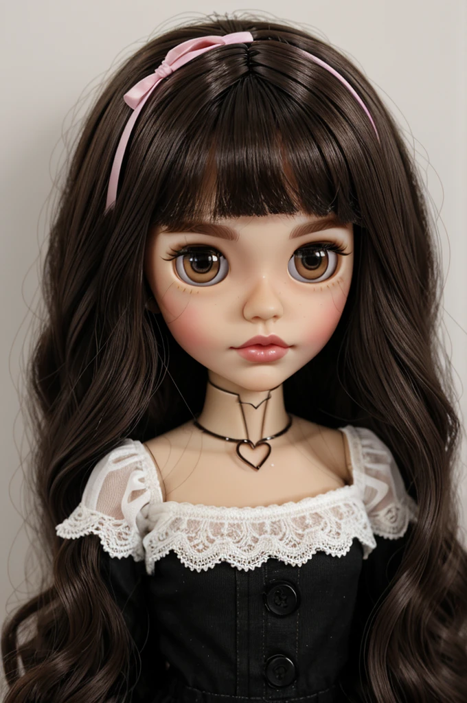 Blythe doll, With dark brown eyes, dark wavy hair, heart shaped lip, thin eyebrow