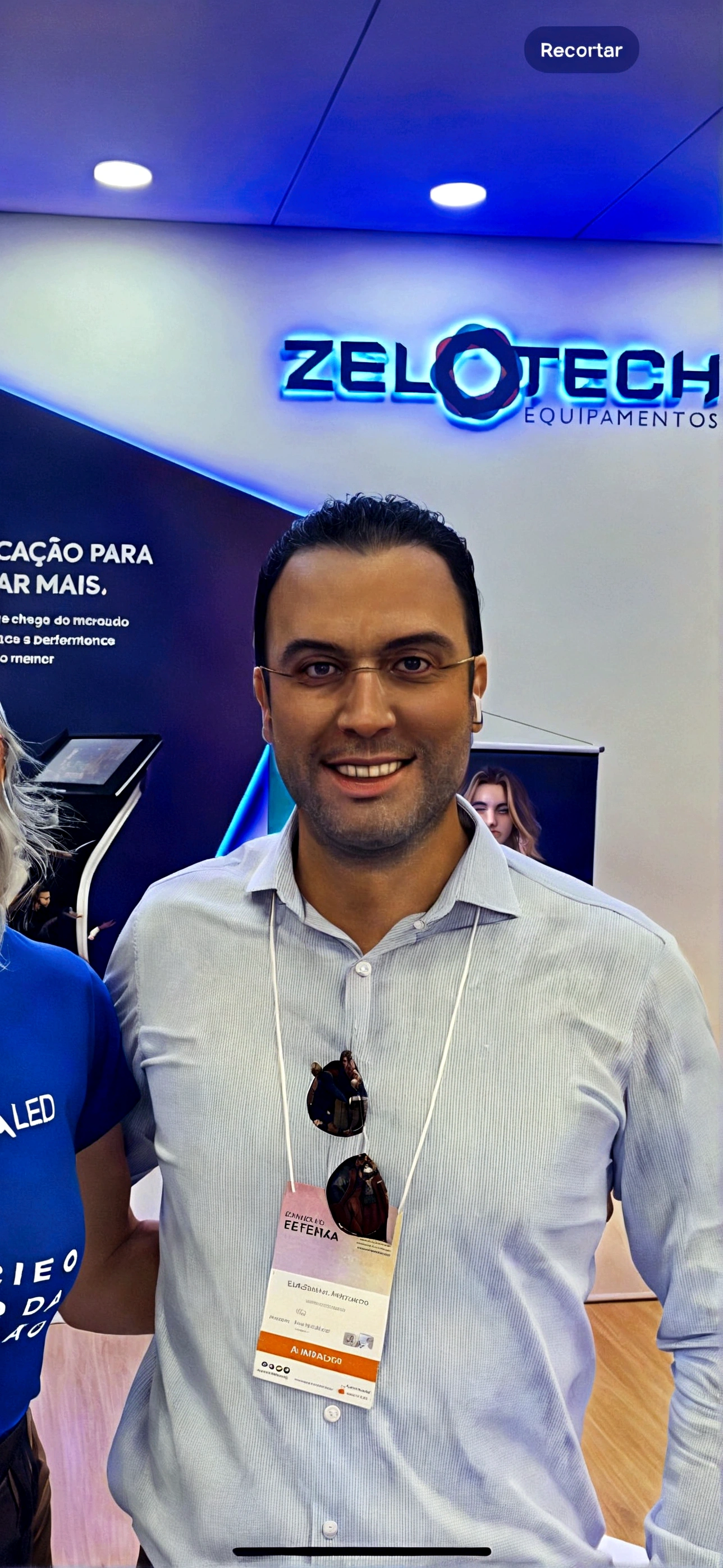 man and woman standing in front of an electronics display, icaro carvalho, david rios ferreira, caio santos, edon guraziu, by Luis Miranda, edu souza, by João Artur da Silva, powder Nándor Katona, daniel mirante, by Samuel Silva, by Ramon Silva