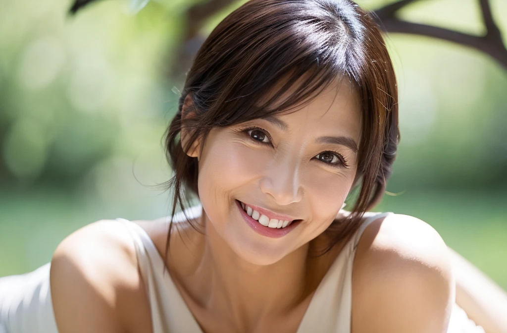 50 years old、smile、Lady、Elegant、Elegance、Shining eyes、stare、