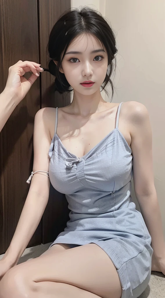 ((Best Picture Quality, 8K, tmasterpiece:1.3)), 1girl, Beautiful woman with slender abs:1.3, (Casual hairstyle, No leakage of big breasts:1.2), shift dresses:1.1, Ultra-fine face, A detailed eye, double eyelid，ssmile，urban center，