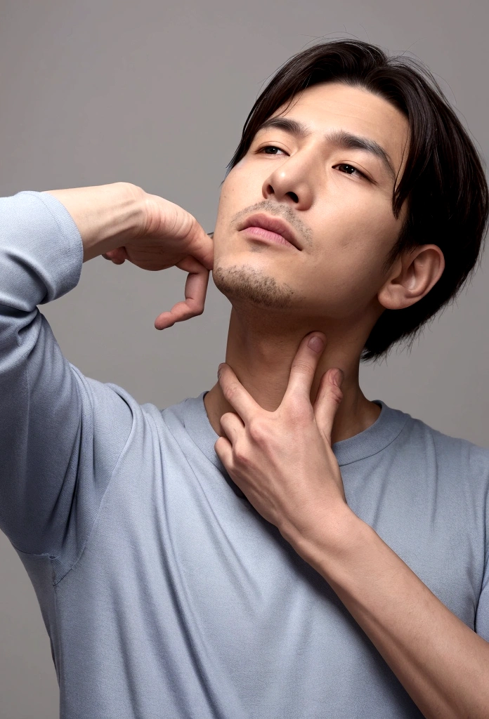 Man strangling himself、Strangling with right hand