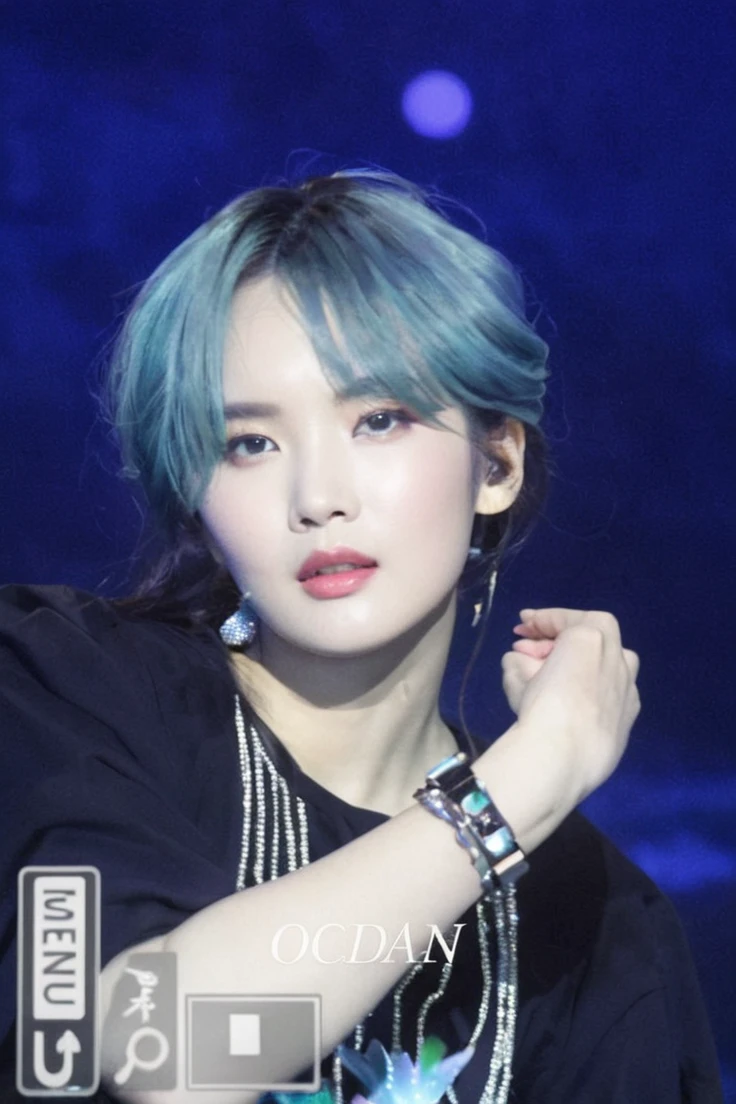 Hueningkai as mermaid