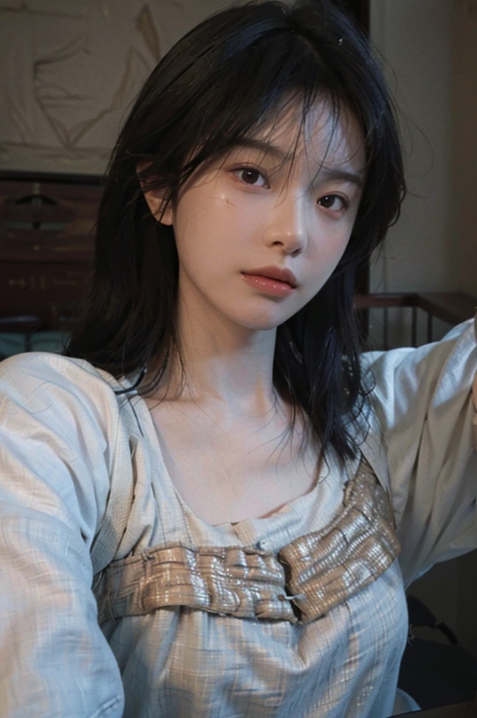 8K,Best quality, masterpiece, ultra high res, (photorealistic:1.4), raw photo, (Authentic skin texture:1.3), (film grain:1.3), (selfie angle),1girl,beautiful detailed eyes and face,masterpiece, best quality,close-up,upper bod, 