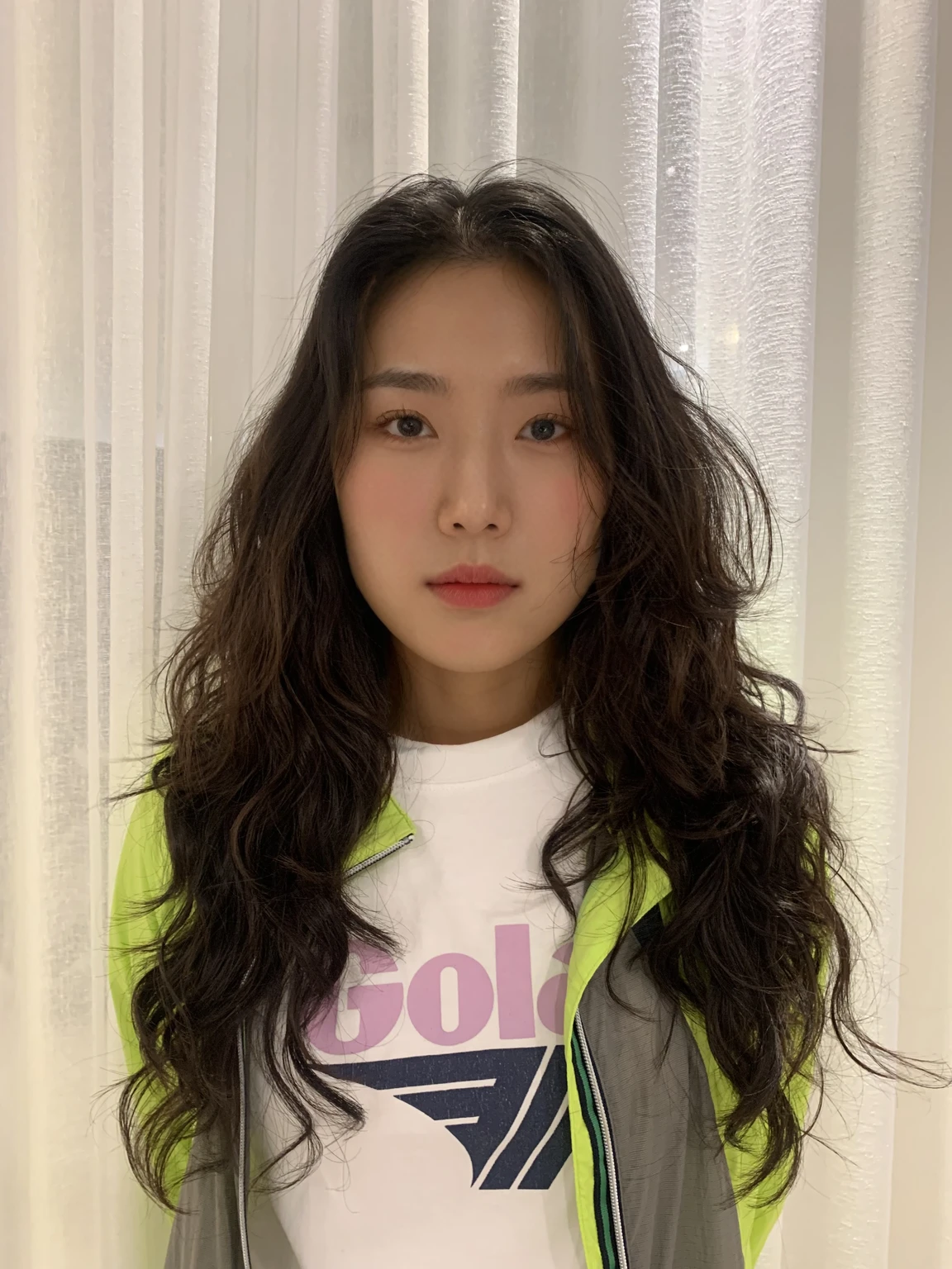 Best Quality, 8k, Masterpiece, (Portrait: 1.3), (photo realistic:1.4), (hyper realistic:1.4), Sharp Focus, looking at viewer, (smoother lighting:1.1), (increase cinematic lighting quality:0.9), realistic lighting, backlighting, light on face, ray trace, (brightening light:1.2), (Increase quality:1.4), sharp detail, (best quality real texture skin:1.4), finely detailed eyes, black_eyes, finely detailed face, 25 year old Korean woman