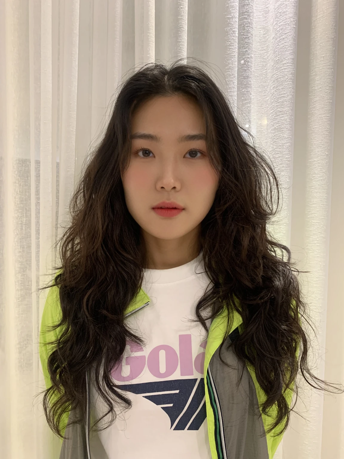 Best Quality, 8k, Masterpiece, (Portrait: 1.3), (photo realistic:1.4), (hyper realistic:1.4), Sharp Focus, looking at viewer, (smoother lighting:1.1), (increase cinematic lighting quality:0.9), realistic lighting, backlighting, light on face, ray trace, (brightening light:1.2), (Increase quality:1.4), sharp detail, (best quality real texture skin:1.4), finely detailed eyes, black_eyes, finely detailed face, 25 year old Korean woman