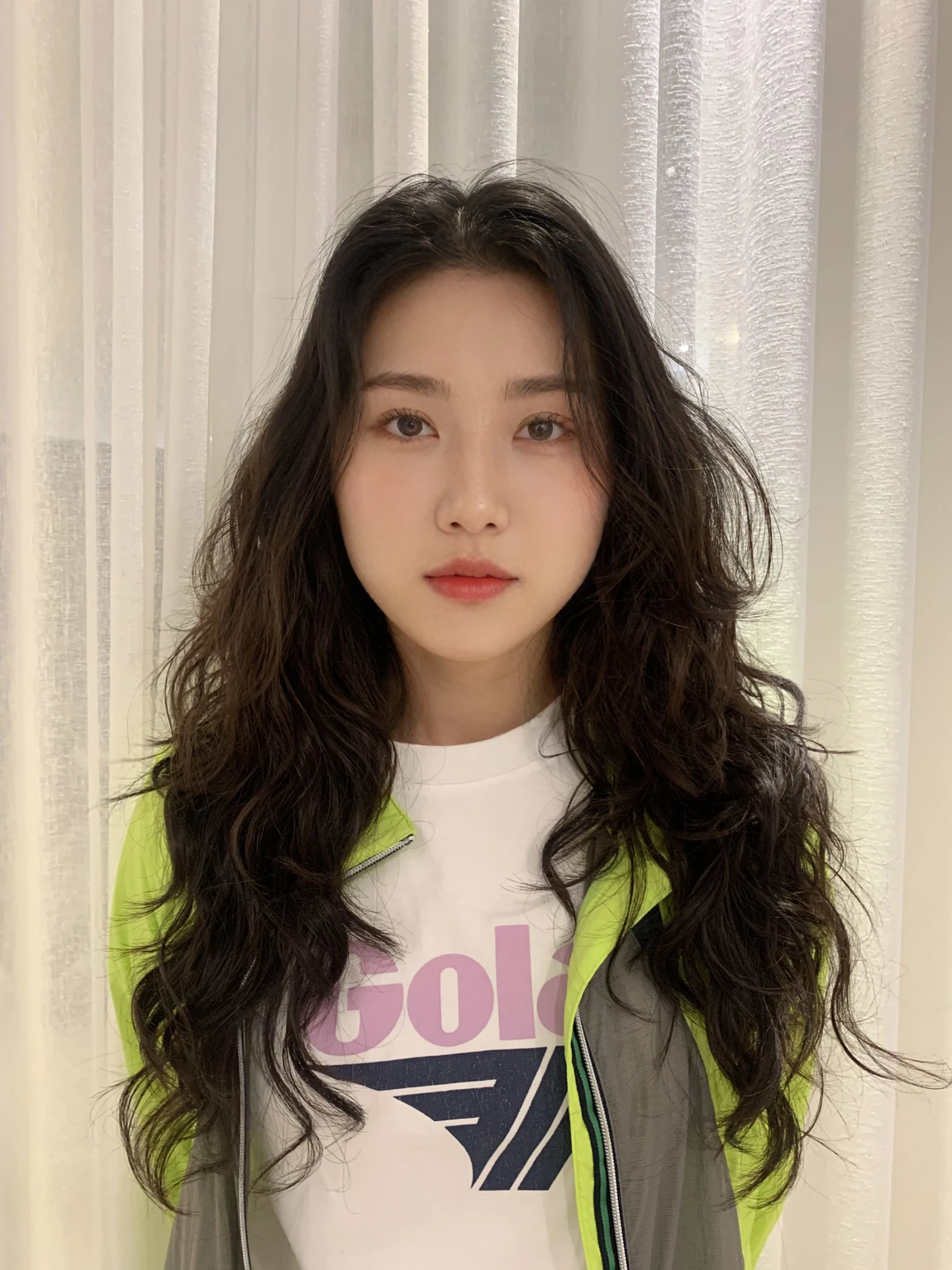 Best Quality, 8k, Masterpiece, (Portrait: 1.3), (photo realistic:1.4), (hyper realistic:1.4), Sharp Focus, looking at viewer, (smoother lighting:1.1), (increase cinematic lighting quality:0.9), realistic lighting, backlighting, light on face, ray trace, (brightening light:1.2), (Increase quality:1.4), sharp detail, (best quality real texture skin:1.4), finely detailed eyes, black_eyes, finely detailed face, 25 year old Korean woman