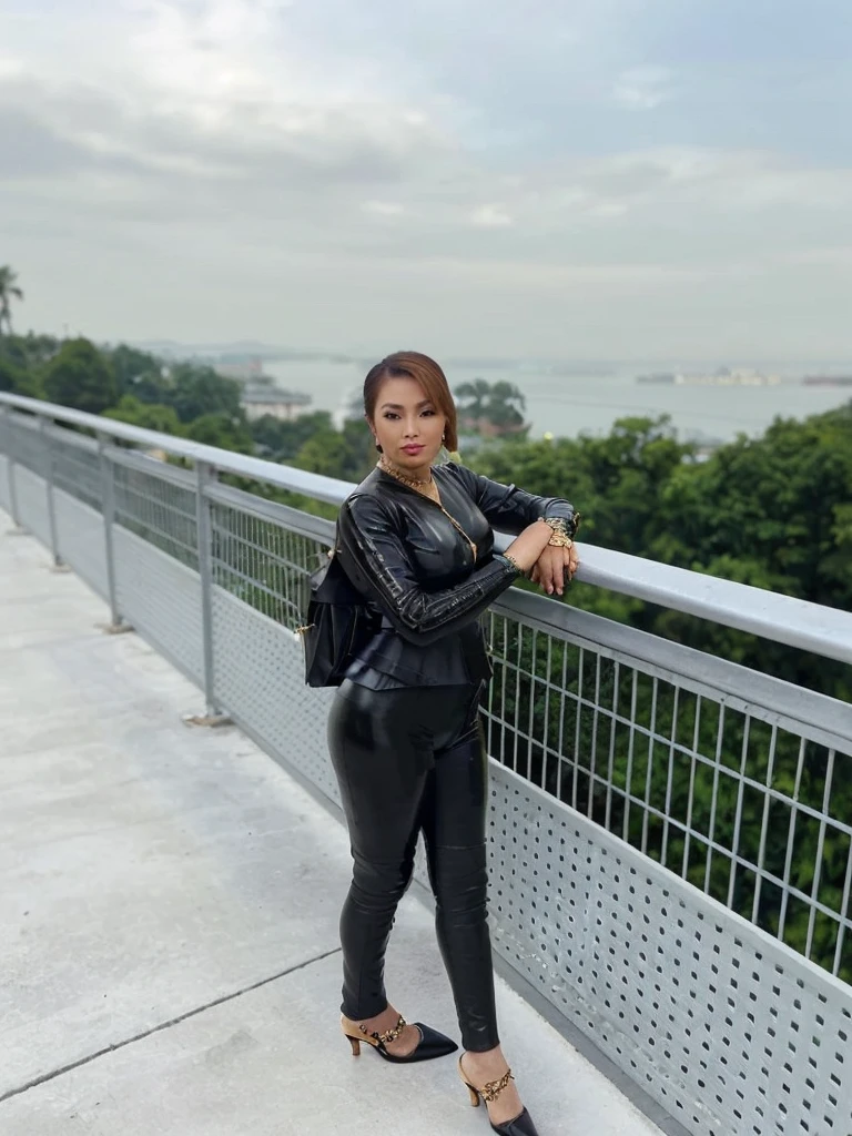 Beautiful Malay Milf, Big Breast, Zip Leather Black Peplum, Leather Leggings, High Heels, Gold Necklace, 