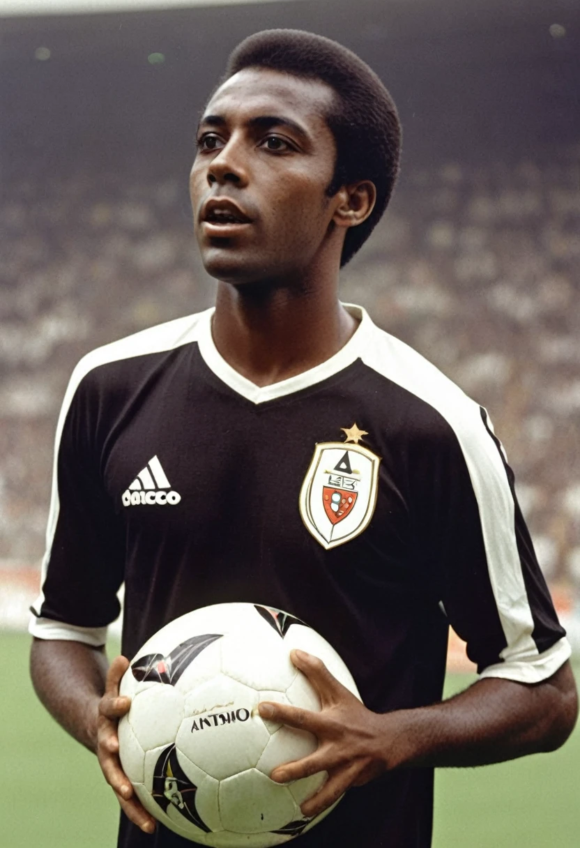 Create Antônio a young black man, football player in 1972. Now at 26 years old after shining at Santos, and become an idol at Vasco da Gama, he transferred to Benfica, of Portugal where he won several titles, he returns to Brazil to retire at Corinthians at the age of 34 