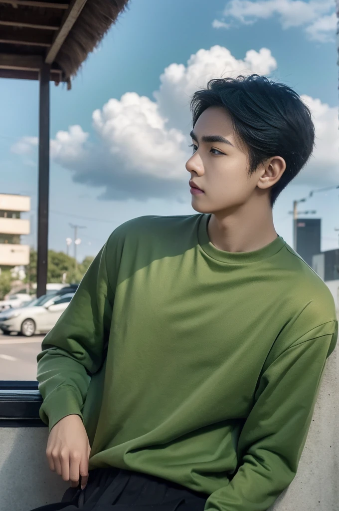 Young man in a green shirt Standing on the roadside with a serious expression, looking into the distance，Eyebrows frowned.，He looked worried.，Turn your head slightly.，Cloudy day, coffee shop