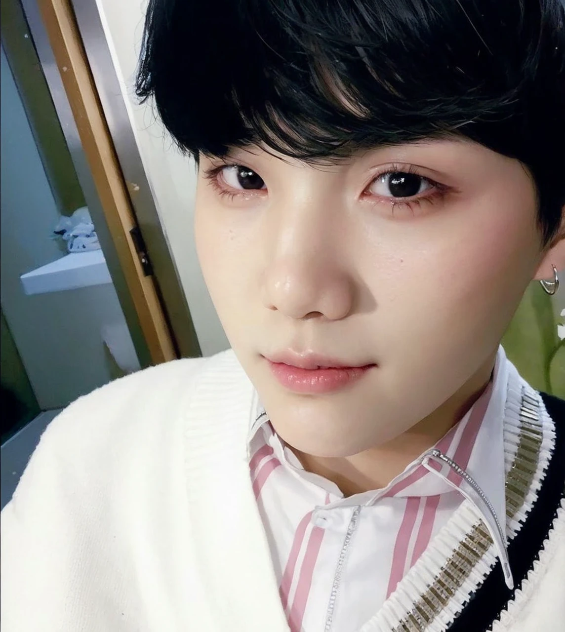 Ulzzang boy, ulzzang, boy, Korean ulzzang, Korean ulzzang boy, boy, ulzzang, black hair, min yoongi, min yoongi from bts, yoongi, suga, suga from bts, cute face, cute eyes, cute