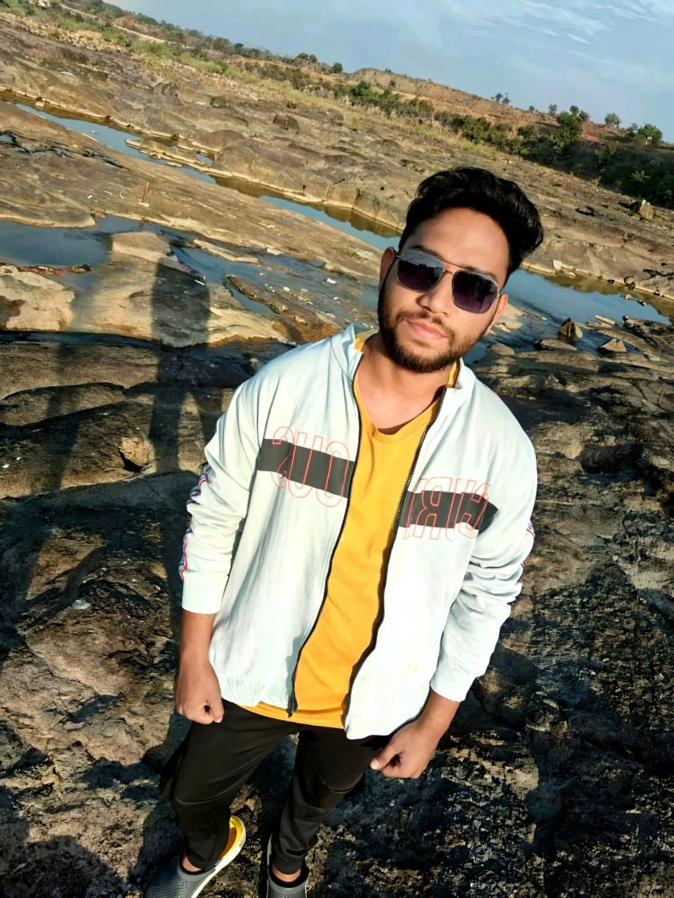 Add beach in baground