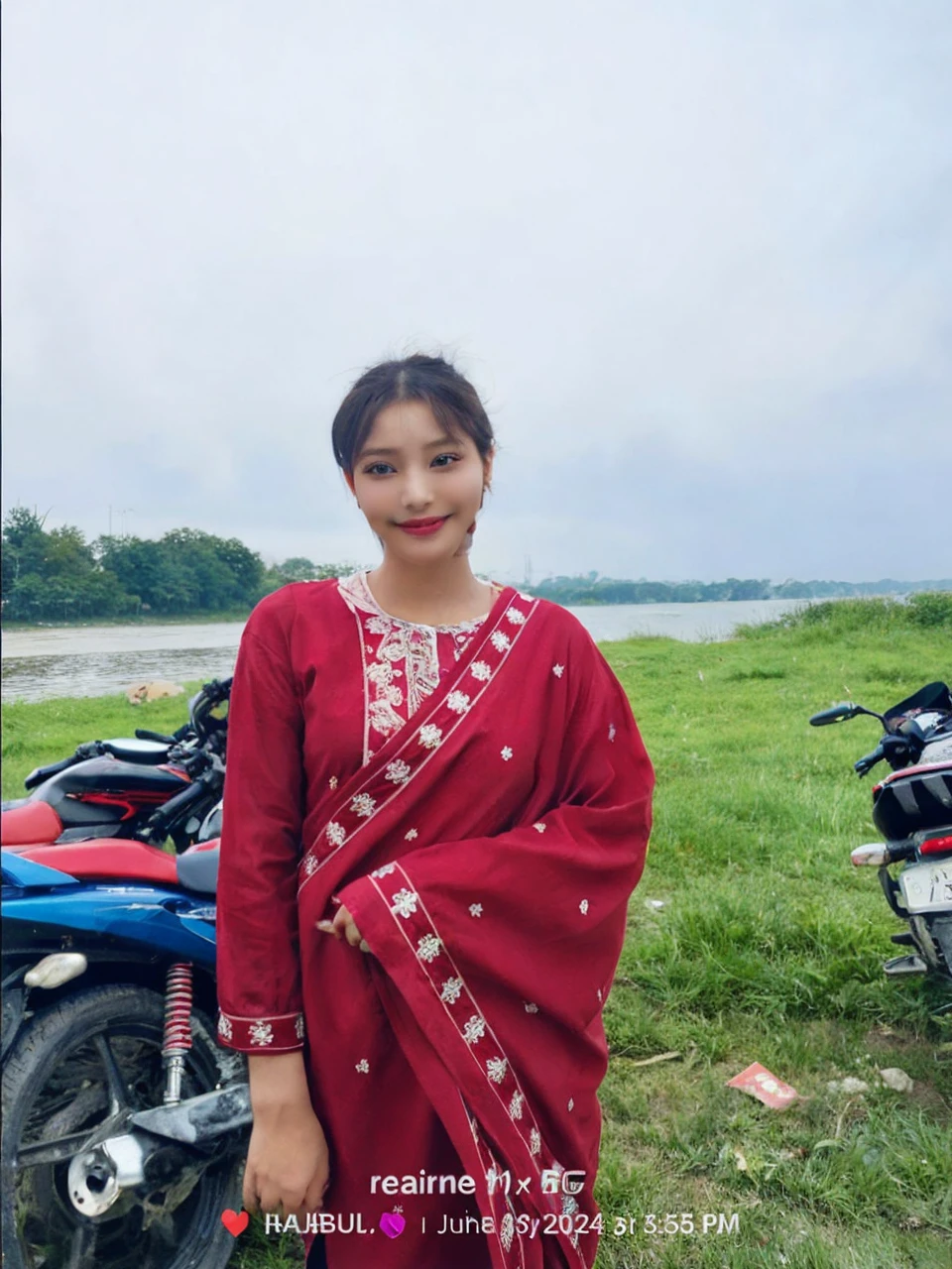 masutepiece, Best Quality, Illustration, Ultra-detailed, finely detail, hight resolution, 8K Wallpaper, Perfect dynamic composition, Beautiful detailed eyes, Women's Fashion Summer,Short bob hair,Small breasts natural color lip, Bold sexy poses,Smile,Harajuku、20 years girl、Cute、Sexy shot looking at camera