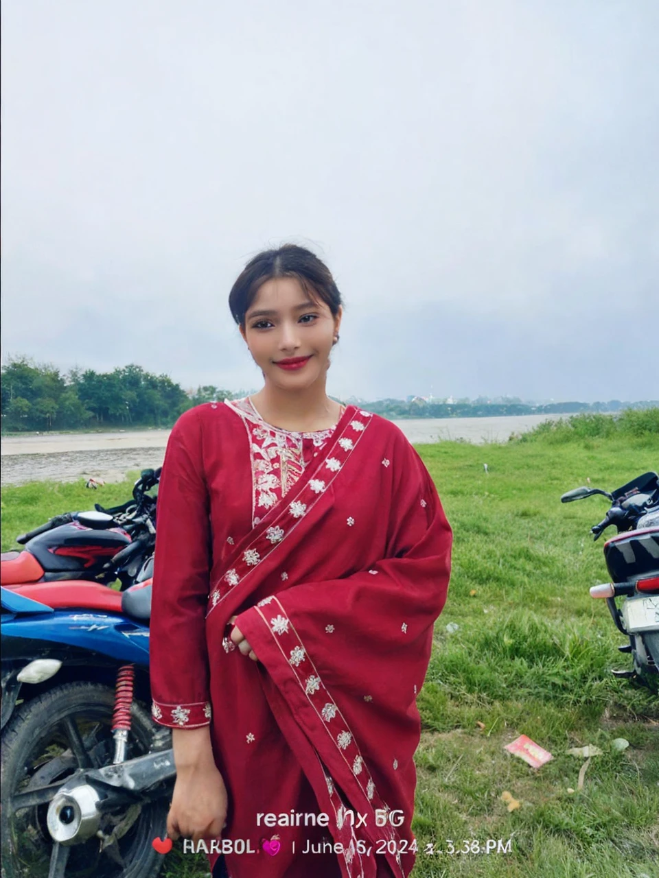 masutepiece, Best Quality, Illustration, Ultra-detailed, finely detail, hight resolution, 8K Wallpaper, Perfect dynamic composition, Beautiful detailed eyes, Women's Fashion Summer,Short bob hair,Small breasts natural color lip, Bold sexy poses,Smile,Harajuku、20 years girl、Cute、Sexy shot looking at camera