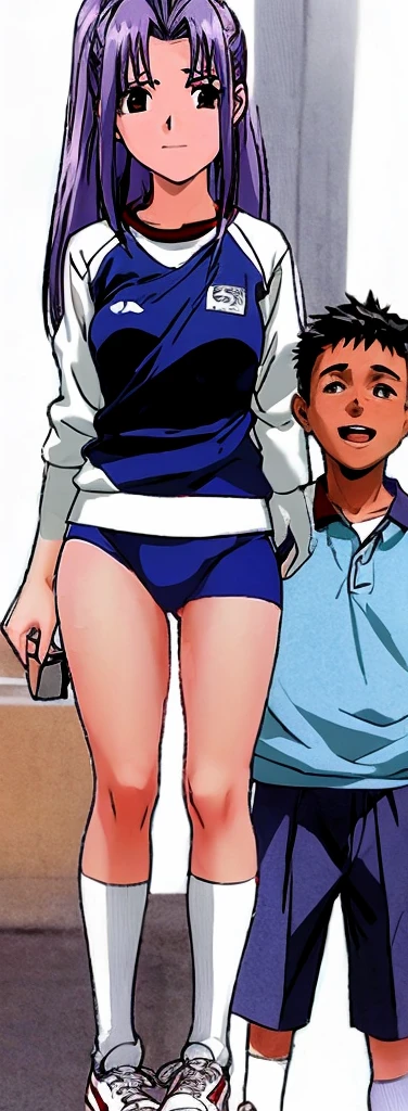 Tall Momoko Koigakubo in gym clothes stands holding a boy。